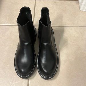 Chelsea Boots